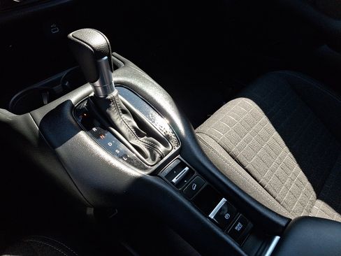 Used 2023 Honda HR-V LX image 18