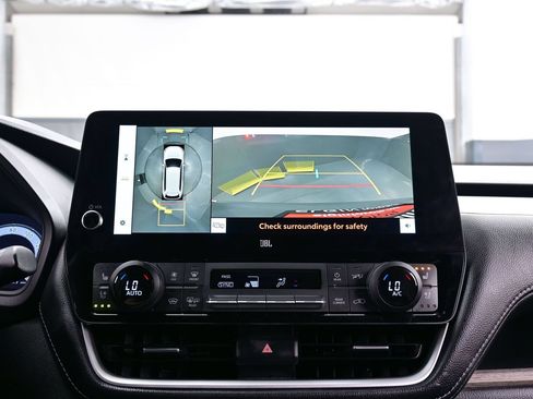 Used 2024 Toyota Grand Highlander AWD image 21