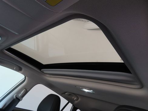 Used 2025 Subaru Crosstrek 2.5i Limited w/ Crosstrek Mirror Package image 22