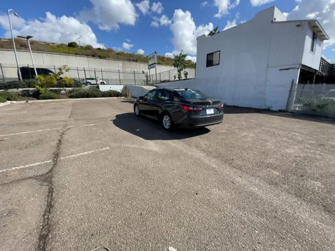 Used 2025 Toyota Camry LE image 16