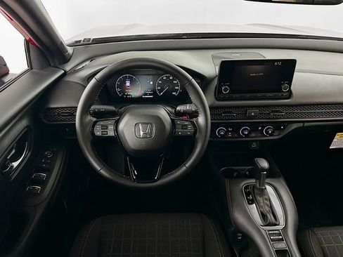 Used 2025 Honda HR-V Sport image 26