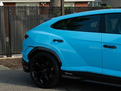 Used 2024 Lamborghini Urus Performante AWD/4WD image 48