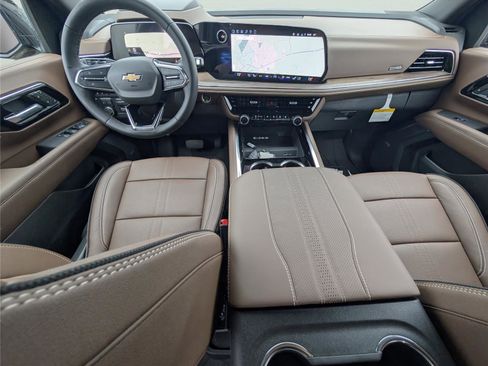 New 2026 Chevrolet Suburban High Country RWD image 18