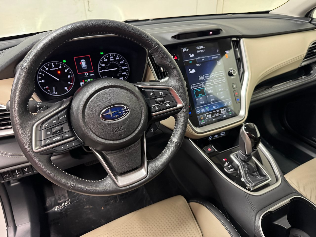 Used 2024 Subaru Outback Limited AWD/4WD image 2