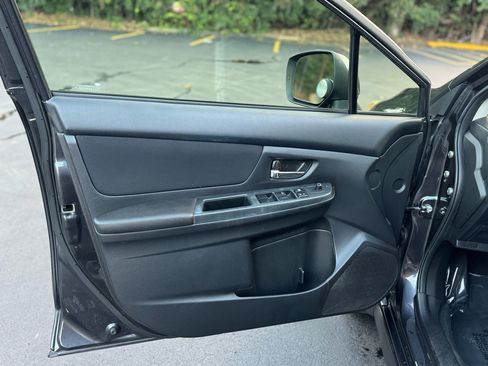 Used 2014 Subaru Crosstrek 2.0i Premium w/ Moonroof Package image 10