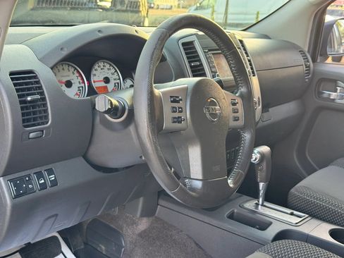 Used 2018 Nissan Frontier PRO-4X AWD/4WD image 17