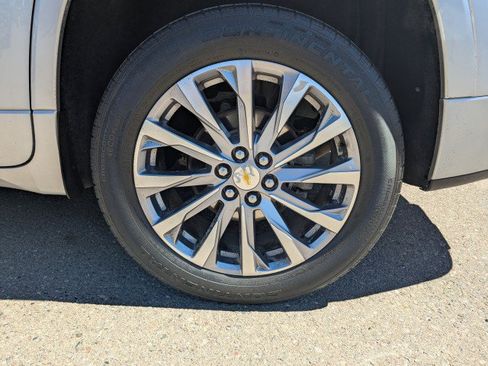 Used 2022 Chevrolet Traverse Premier AWD/4WD image 30