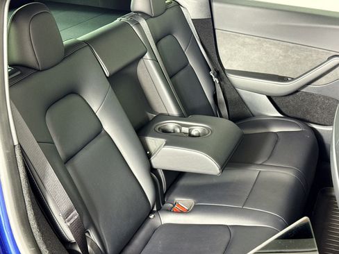 Used 2023 Tesla Model Y Performance image 42