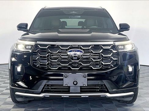 Used 2025 Ford Explorer Platinum w/ Ultimate Package RWD image 3