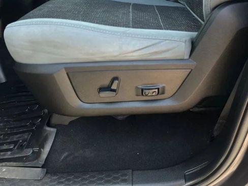 Used 2019 RAM 1500 Classic SLT w/ Luxury Group AWD/4WD image 15