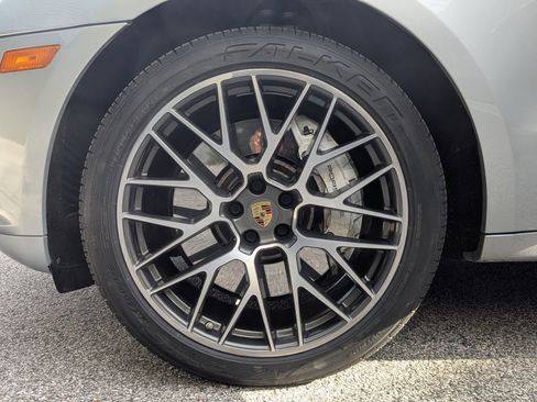 Used 2020 Porsche Macan Turbo image 30