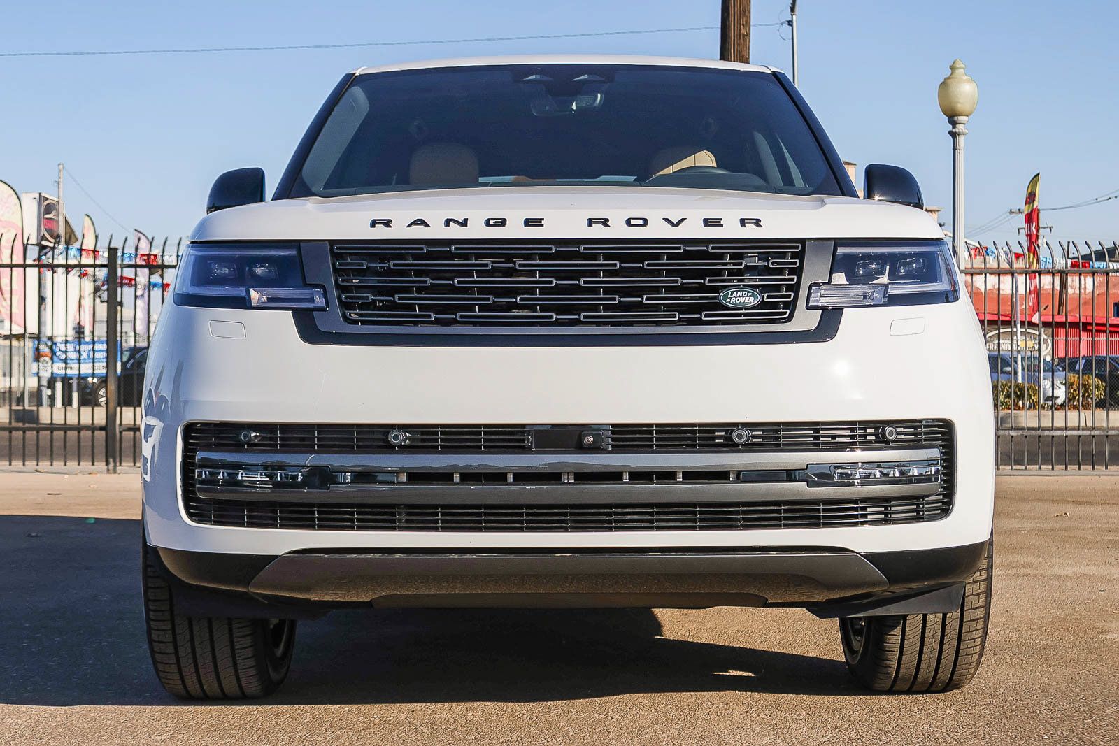 New 2026 Land Rover Range Rover SE AWD/4WD image 2