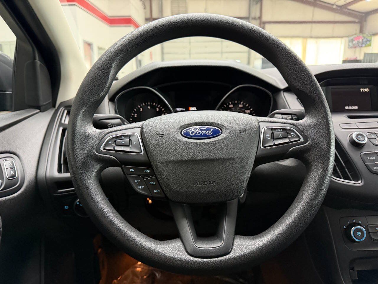 Used 2017 Ford Focus SE FWD image 22