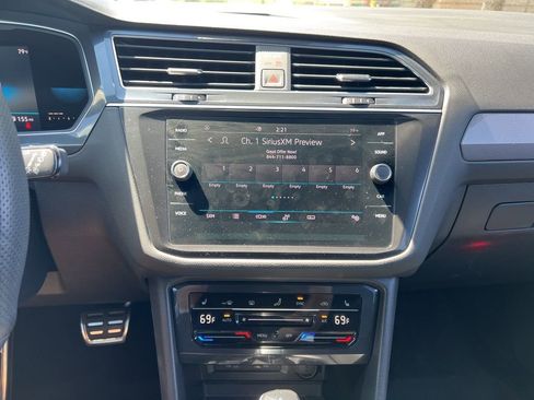 Used 2022 Volkswagen Tiguan SE R-Line image 20