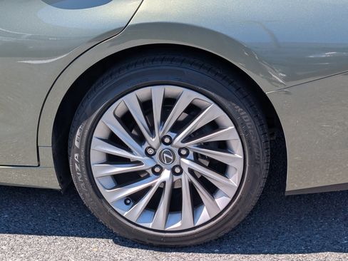 Used 2019 Lexus ES 350 w/ Accessory Package FWD image 10