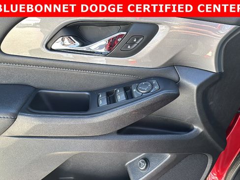 Used 2023 Chevrolet Traverse LT image 12