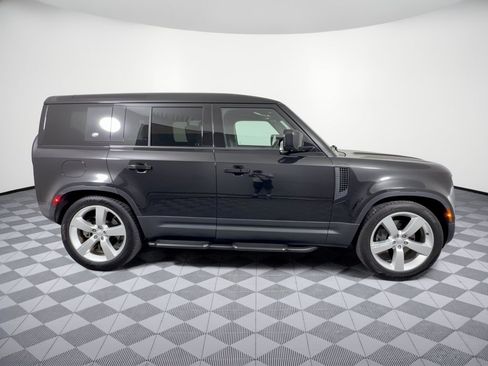 Used 2024 Land Rover Defender 110 SE AWD/4WD image 8