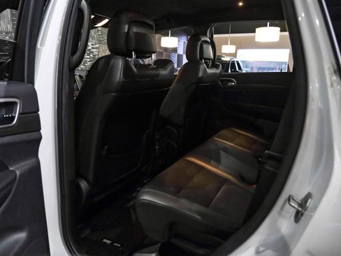 Used 2018 Jeep Grand Cherokee Altitude AWD/4WD image 35