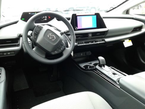 New 2026 Toyota Prius LE image 4