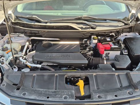 Certified 2024 Nissan Rogue SV FWD image 32