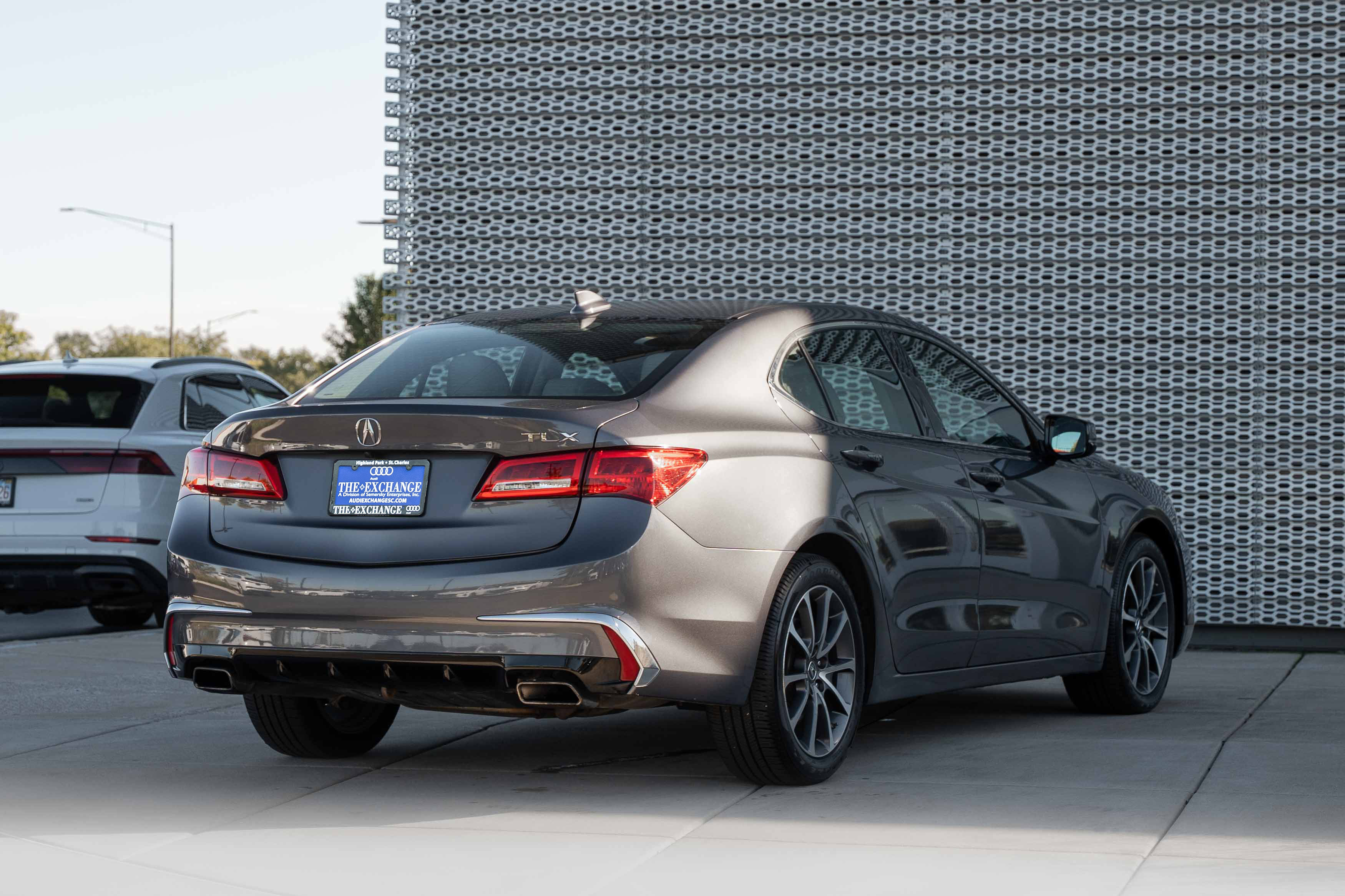 Used 2019 Acura TLX V6 FWD image 4