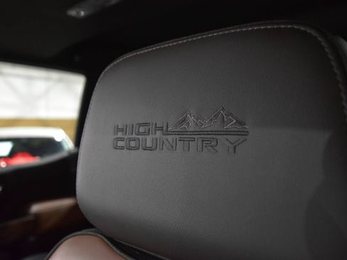 Used 2022 Chevrolet Silverado 1500 High Country AWD/4WD image 40
