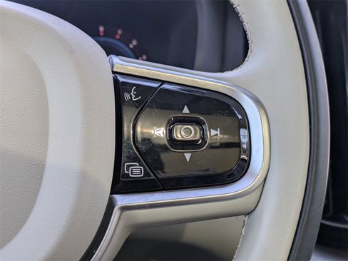 Certified 2024 Volvo XC60 B5 Core w/ Protection Package Premier image 34