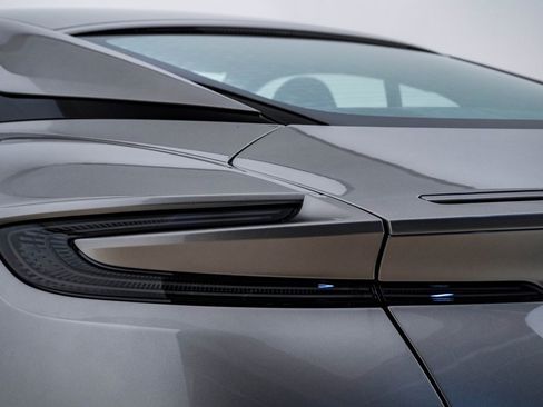 Used 2024 Aston Martin DB12 Coupe image 13