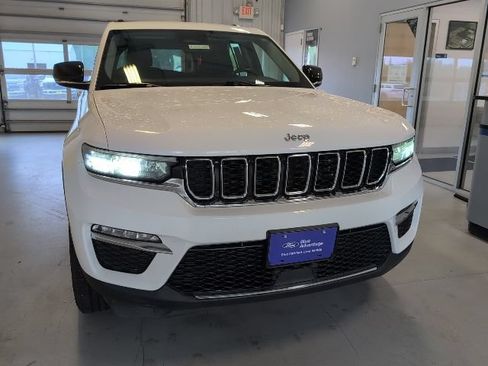 Used 2023 Jeep Grand Cherokee Limited AWD/4WD image 40
