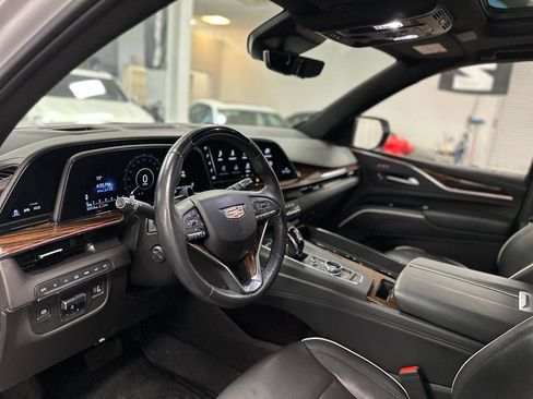 Used 2023 Cadillac Escalade Premium Luxury w/ Performance Package AWD/4WD image 15