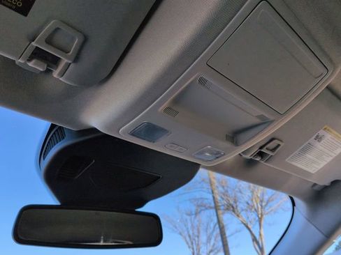 Used 2022 Ford Escape Titanium image 24