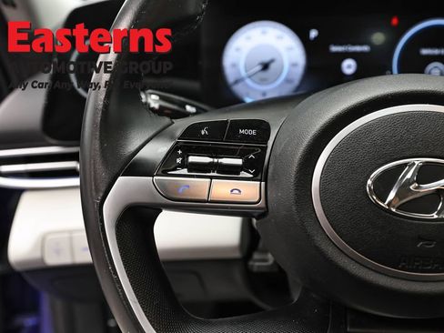 Used 2023 Hyundai Elantra Limited w/ Preferred Accessory Package FWD image 15