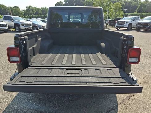 Used 2022 Jeep Gladiator Sport w/ Trailer Tow Package AWD/4WD image 32