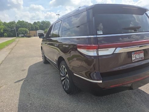 Used 2023 Lincoln Navigator Reserve AWD/4WD image 6
