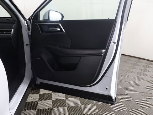 New 2026 Mitsubishi Outlander ES image 21