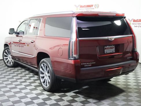Used 2017 Cadillac Escalade ESV Premium Luxury AWD/4WD image 16