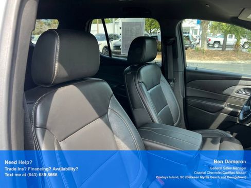 Used 2023 Chevrolet Traverse LT FWD image 25