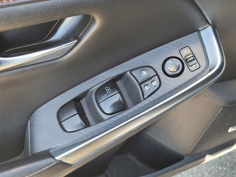 Used 2024 Nissan Sentra SR w/ SR Premium Package image 16