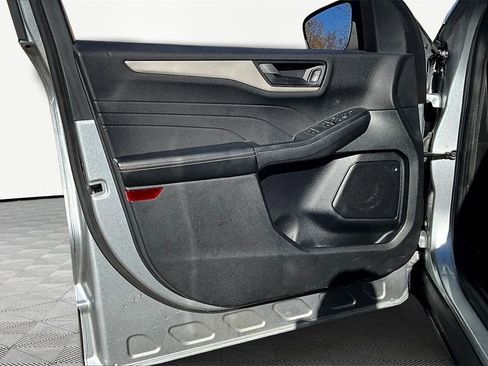 Used 2022 Ford Escape SE image 23