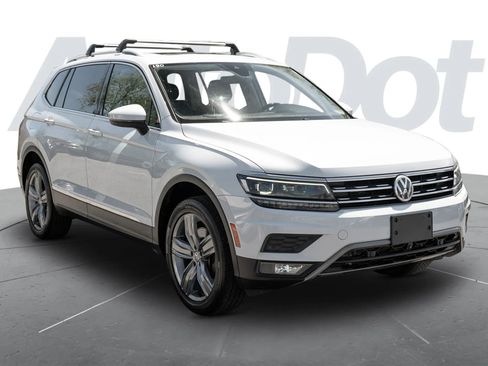 Used 2019 Volkswagen Tiguan SEL Premium AWD/4WD image 4