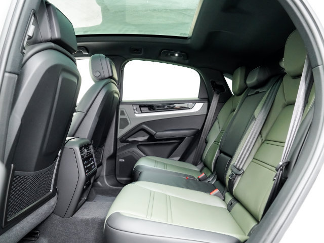 Certified 2026 Porsche Cayenne Coupe AWD/4WD image 24