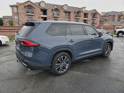 Used 2024 Toyota Grand Highlander AWD Hybrid image 5