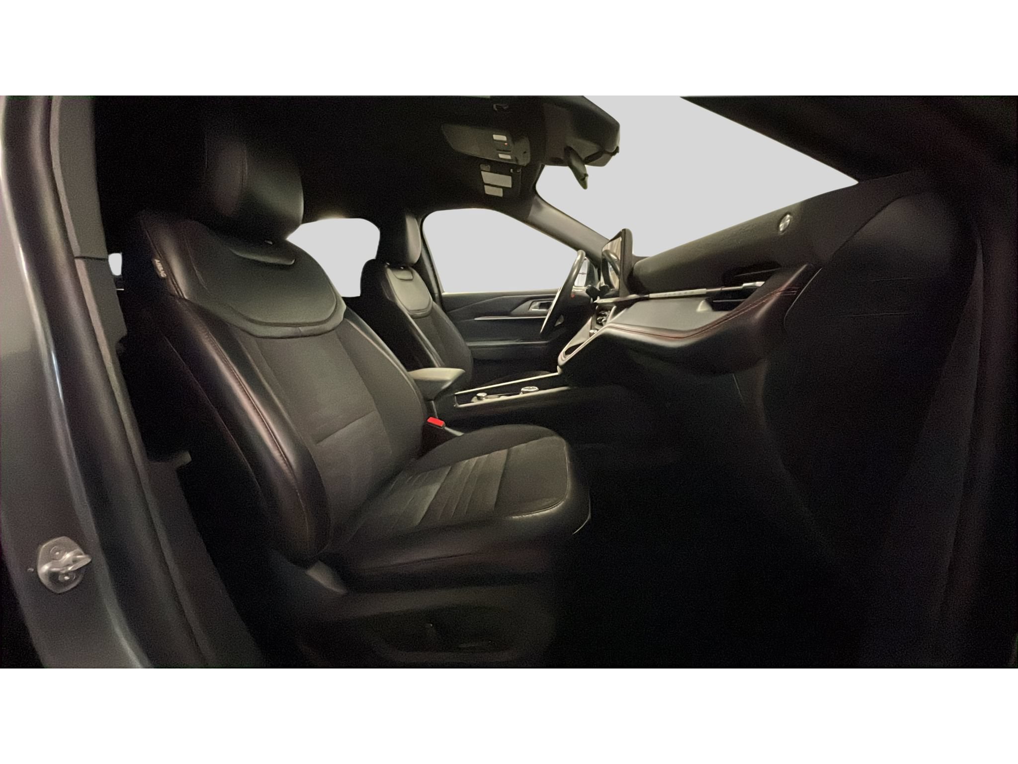 Used 2025 Ford Explorer ST-Line AWD/4WD image 18