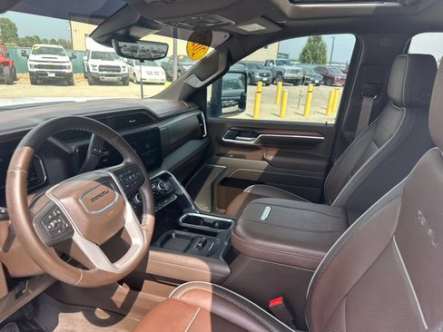 Certified 2025 GMC Sierra 3500 Denali w/ Denali Reserve Package AWD/4WD image 13