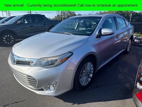 Used 2013 Toyota Avalon XLE Touring FWD image 1