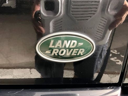 Used 2023 Land Rover Defender 110 X-Dynamic SE image 31