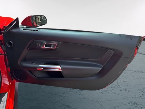 Used 2020 Ford Mustang Convertible RWD image 14