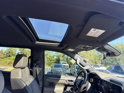 Used 2023 Chevrolet Silverado 1500 ZR2 w/ Technology Package image 40