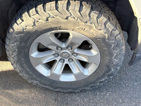 Used 2021 RAM 1500 Laramie w/ Off Road Group image 5