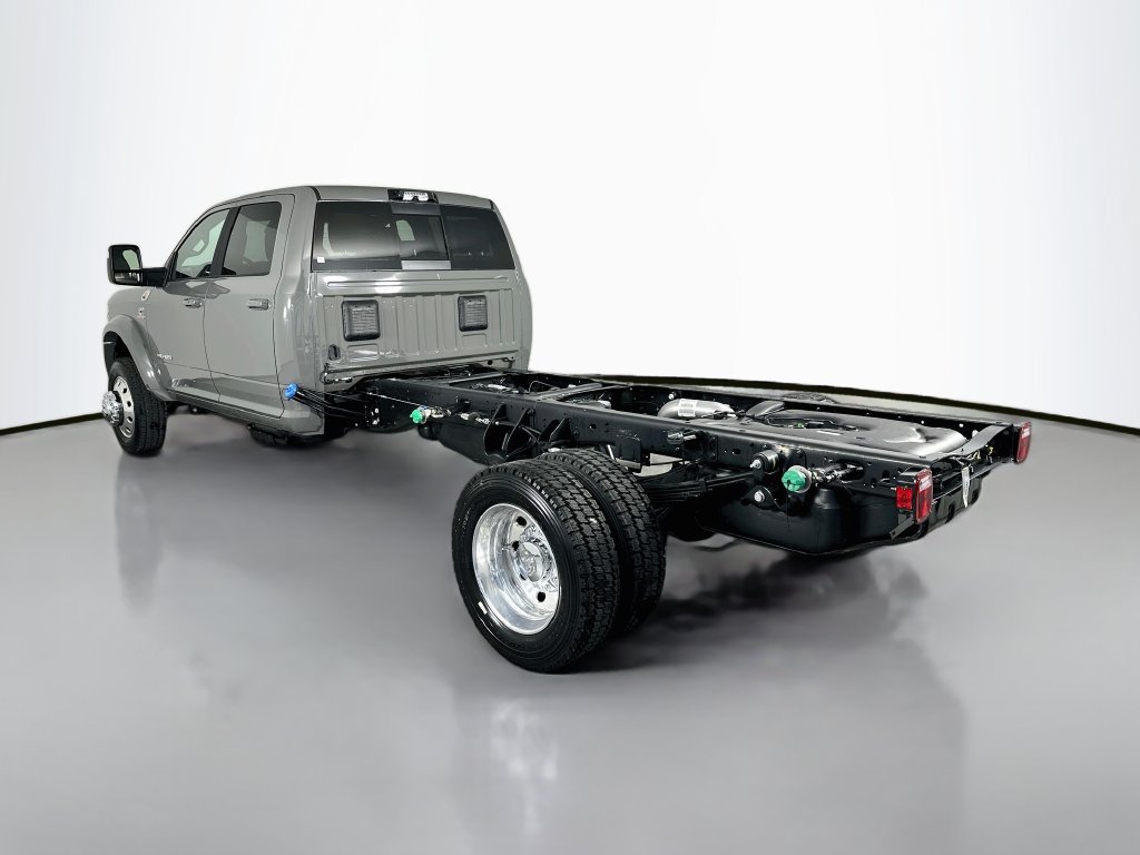 New 2026 RAM 4500 4x4 Crew Cab DRW w/ Laramie Trim Package image 5